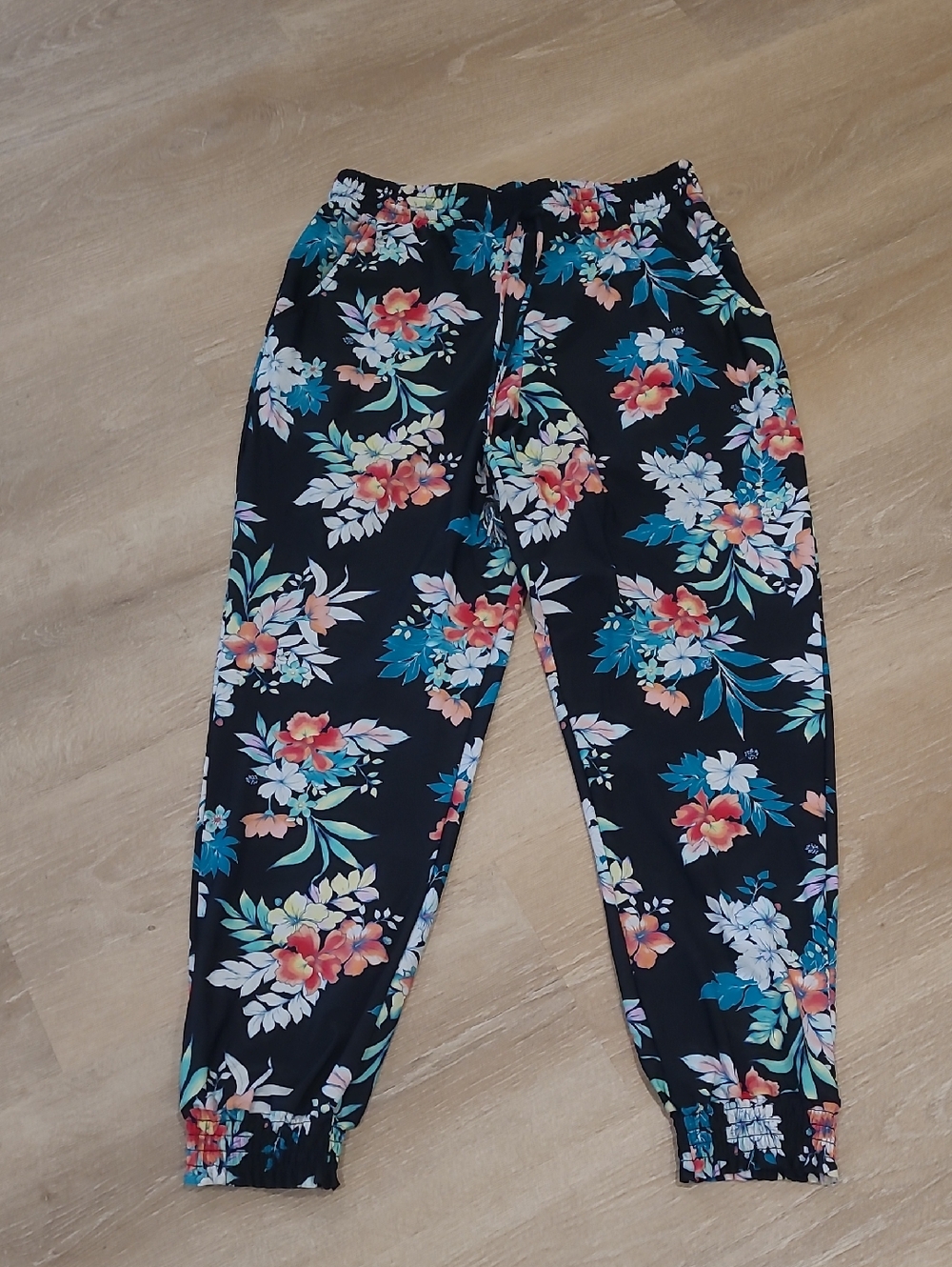 Tommy Bahama Black Pants with Teal & Coral Accents